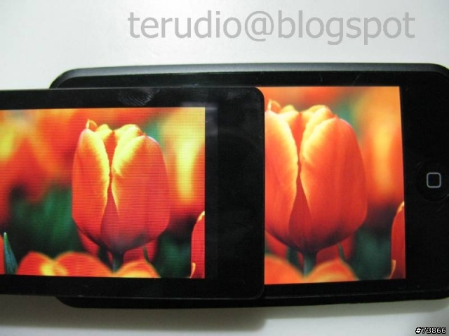 藍魔Rm970 VS iPod Touch 之螢幕比較
