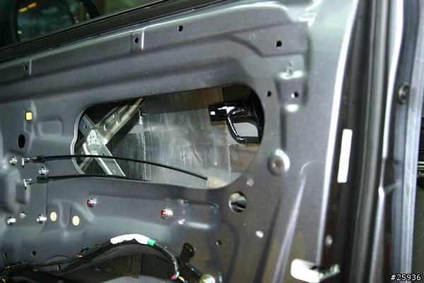小凹( Outlander 2.4 )的喇叭昇級及車門隔音