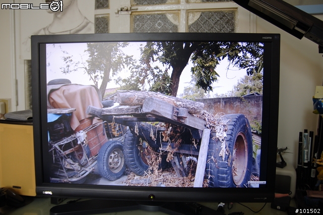 BENQ G2400 沒開箱照但有實機照的分享文