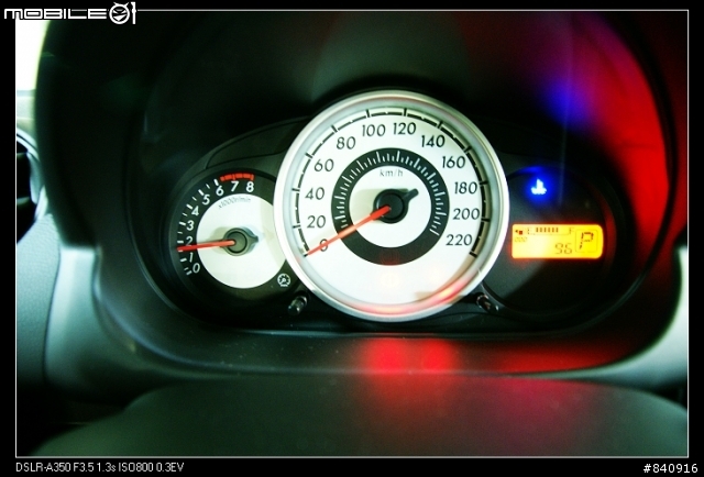 {開箱文}分享New Mazda2~ 換新車牌啦!