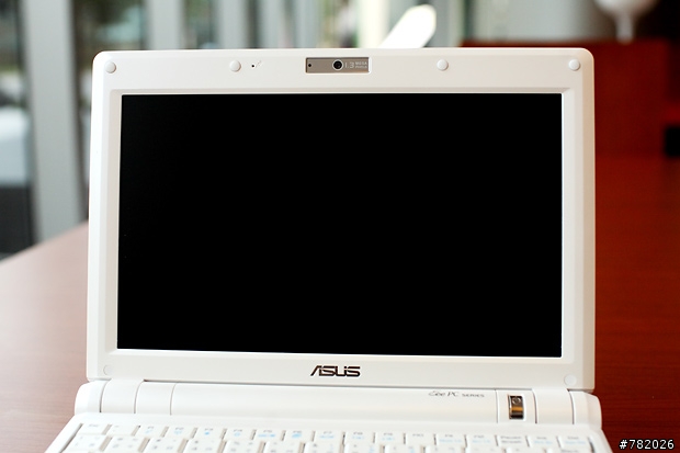 擁抱新伙伴‧分享我的Eee PC 900~!!
