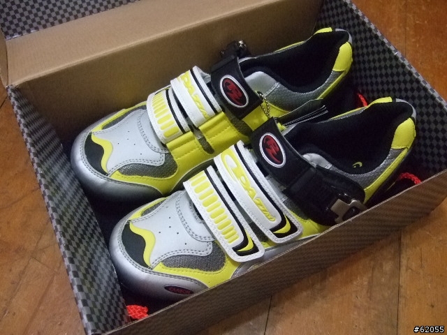 入手公路車5天的新手上卡踏卡鞋~LOOK keo classic卡踏+PAZZAZ carbon卡鞋
