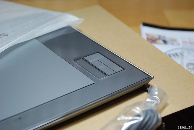 天馬行空的數位化神器!! Wacom intuos3 6x8 數位繪圖板