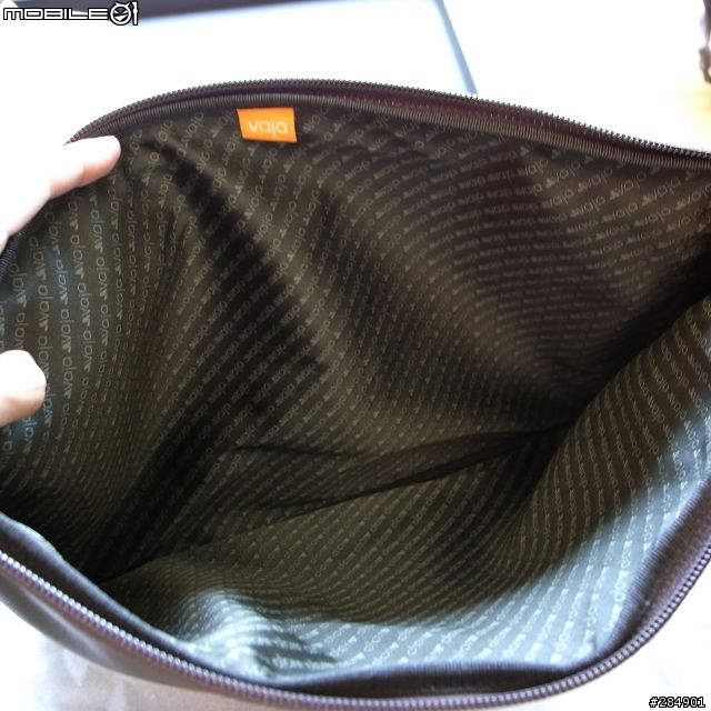 Macbook Air 之 Vaja包包入手