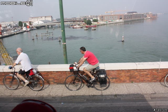 【分享】義大利行的單車騎士及重型機車