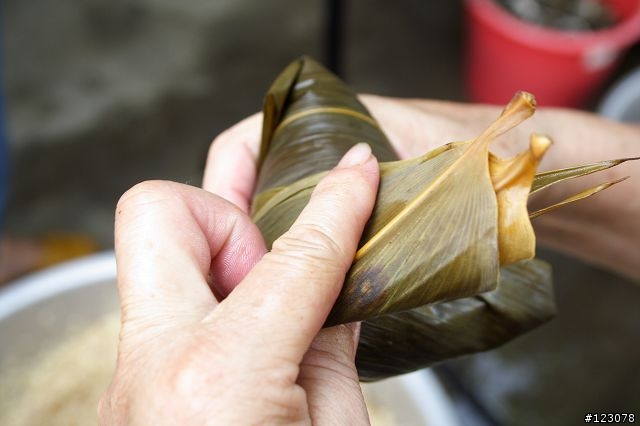 大家一起來包肉粽吧!南部粽篇