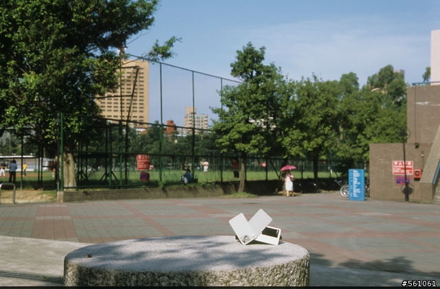 Provia 100F 陰影處偏藍的問題