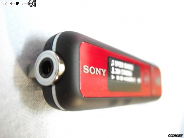 《開箱分享》Sony Walkman 數位隨身聽 NWD-E025F(2GB)