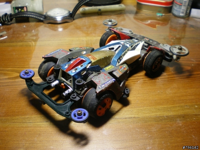 年幼時期的大眾玩具----軌道四驅車