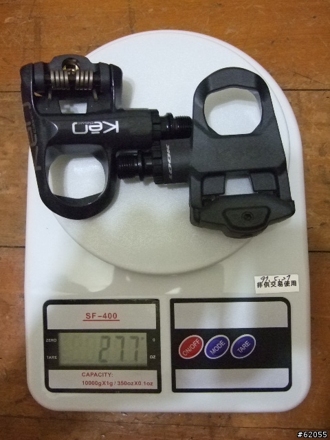 入手公路車5天的新手上卡踏卡鞋~LOOK keo classic卡踏+PAZZAZ carbon卡鞋