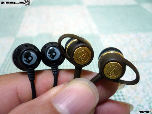 (分享)購入一陣子的skullcandy 和同事的ck52