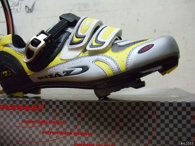 入手公路車5天的新手上卡踏卡鞋~LOOK keo classic卡踏+PAZZAZ carbon卡鞋