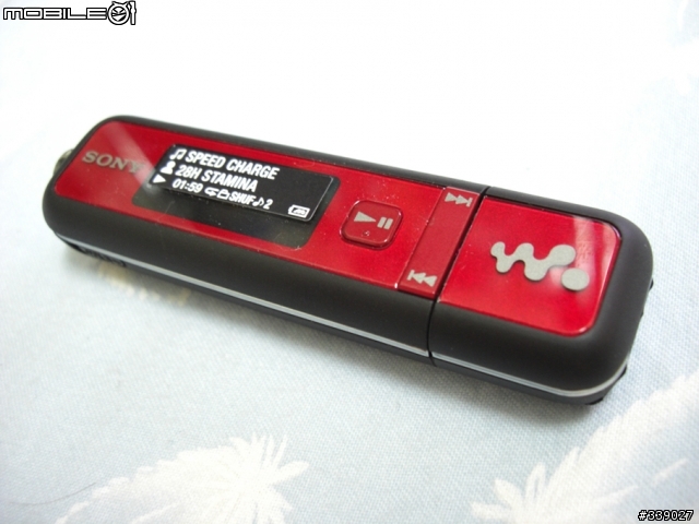 《開箱分享》Sony Walkman 數位隨身聽 NWD-E025F(2GB)