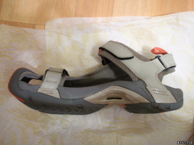 Teva 推出的 Toachi 運動涼鞋-開箱文