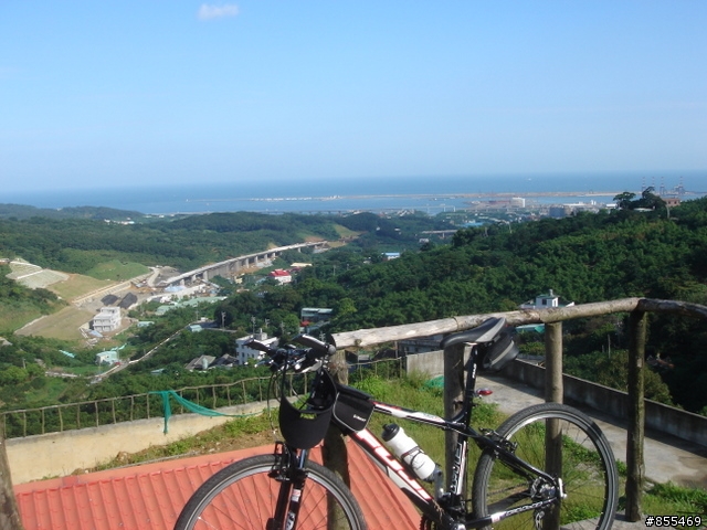 觀音山、八里左岸