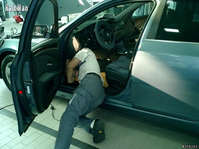 BMW 大五 E60 車系原廠防盜器安裝實錄 > 更新@閃紅燈後照鏡