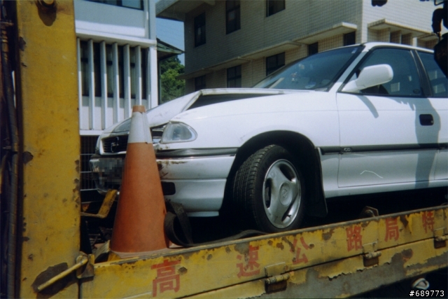 一次大車禍--國產ASTRA 1.6 CD的安全性