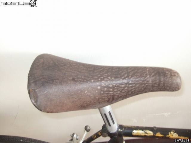 各位大大,麻煩幫小弟件別這兩輛shimano 600跑車