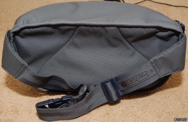 相機包:另類的彈弓手--Lesportsac cove sling