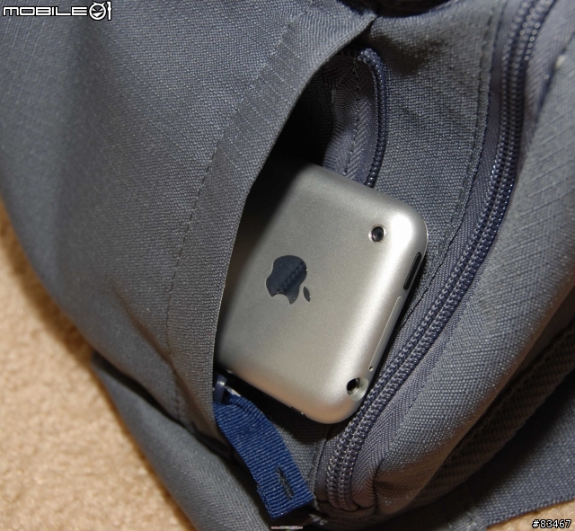 相機包:另類的彈弓手--Lesportsac cove sling