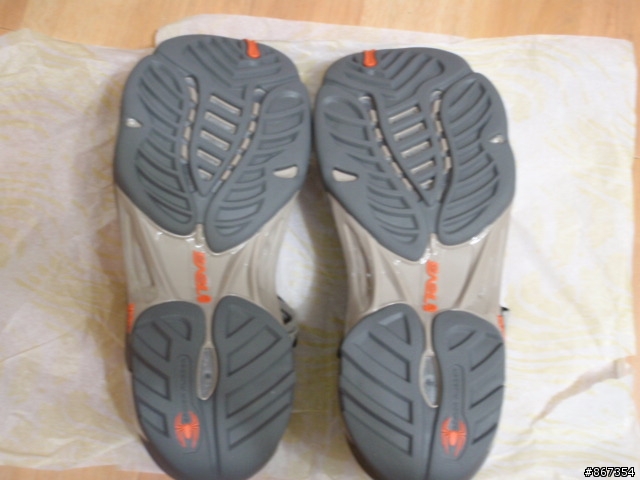 Teva 推出的 Toachi 運動涼鞋-開箱文