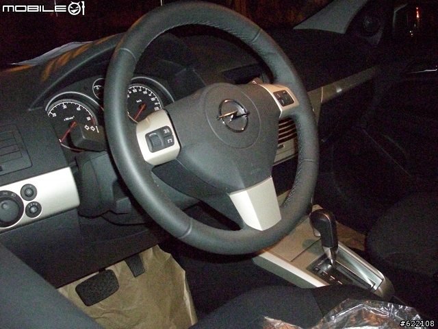 7/5 凌晨巧遇 Astra Station Wagon!