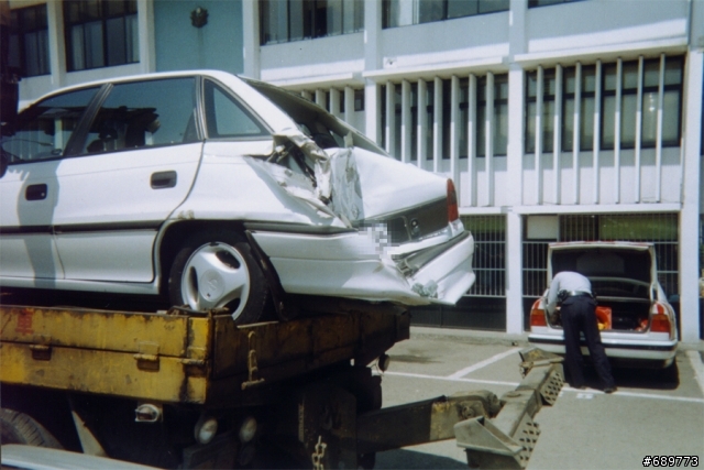 一次大車禍--國產ASTRA 1.6 CD的安全性