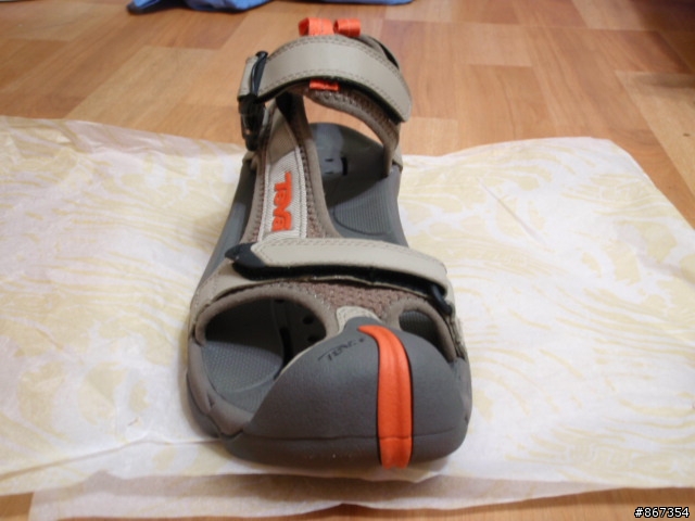 Teva 推出的 Toachi 運動涼鞋-開箱文