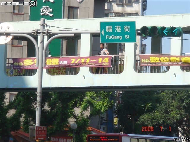 路經此地記得微笑~~~人民保姆的辛勞與專業