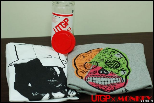 「老梗分享」UNIQLO x MGS4 T-shirt