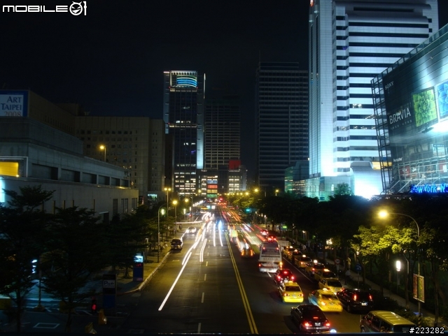 w300加裝廣角鏡夜拍實測與增距鏡多媒展實測