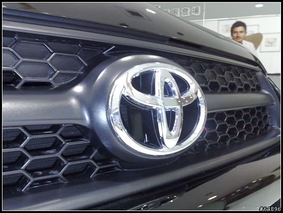 TOYOTA年度大戲 日製進口SUV RAV4 偽開箱