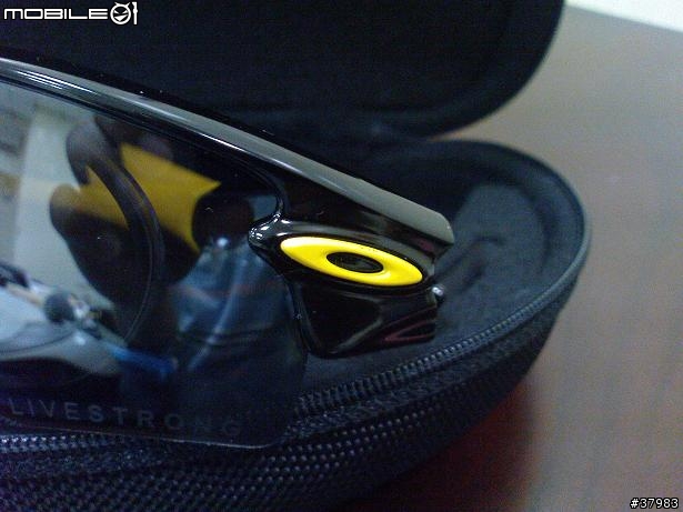 近視族又想要好好發揮敗家功力的好選擇~~壯哥首選..Oakley Livestrong(8/25新增使用心得)
