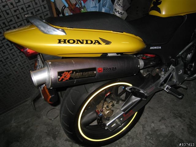 考慮了許久...不小心敗了hornet250 (補充排氣聲浪)
