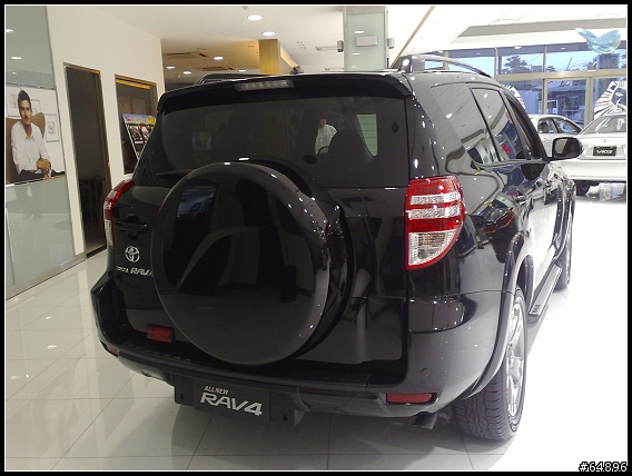 TOYOTA年度大戲 日製進口SUV RAV4 偽開箱