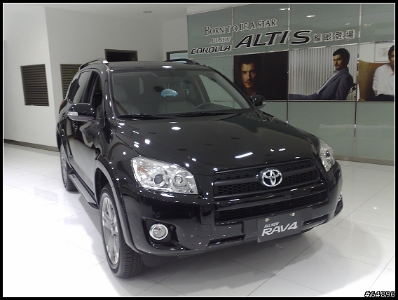 TOYOTA年度大戲 日製進口SUV RAV4 偽開箱