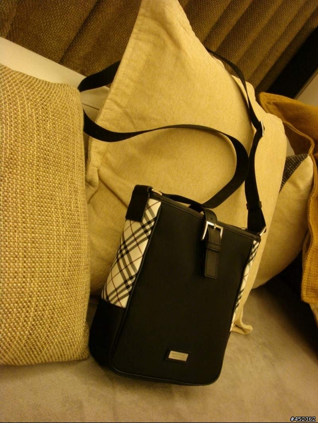 BURBERRY BLACK LABEL 經典側背包簡易開箱
