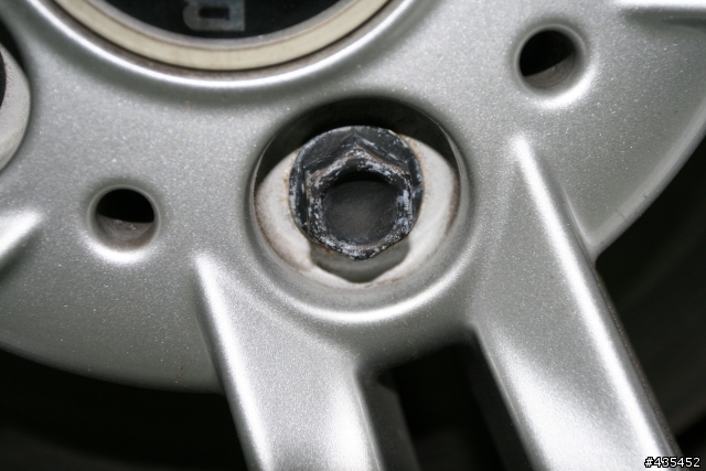 請各位BMW前輩以及車友們幫我鑑定一下