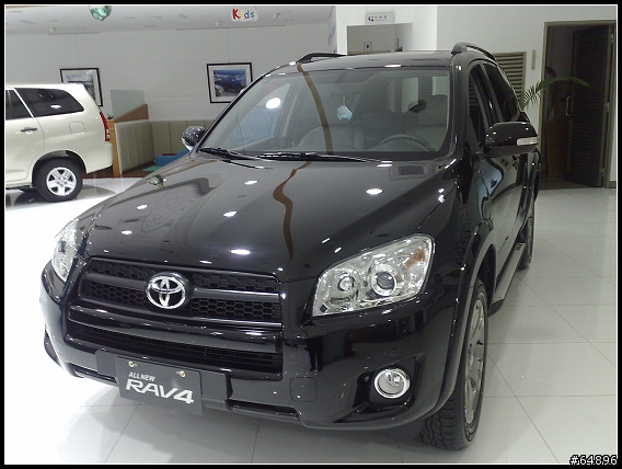 TOYOTA年度大戲 日製進口SUV RAV4 偽開箱