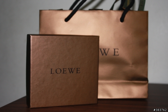 女王的情人節禮物,西班牙皇室御用皮件----LOEWE