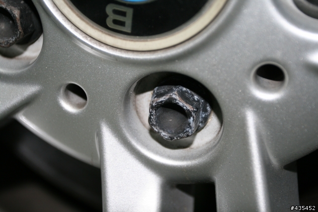 請各位BMW前輩以及車友們幫我鑑定一下