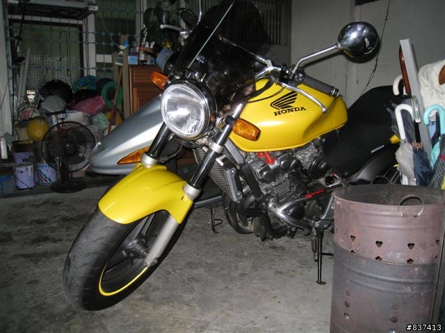 考慮了許久...不小心敗了hornet250 (補充排氣聲浪)