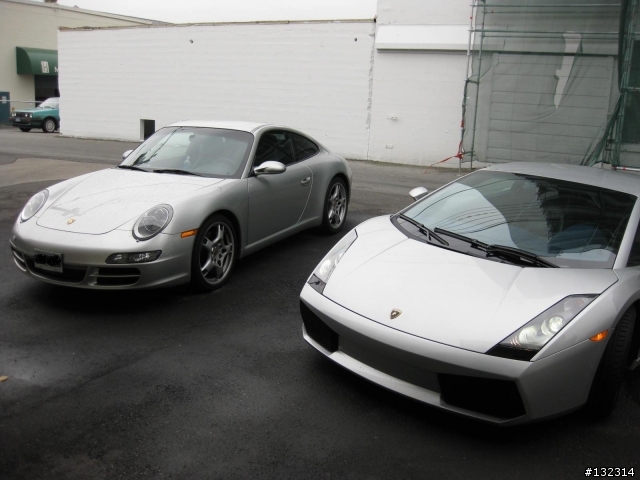 當銀蛙 997S 碰上銀牛 Gallardo..............無聊開箱文