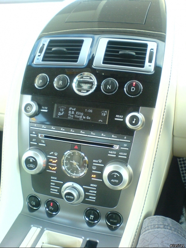 Aston Martin DB9 (SAM的辛苦洗車紀錄-6)