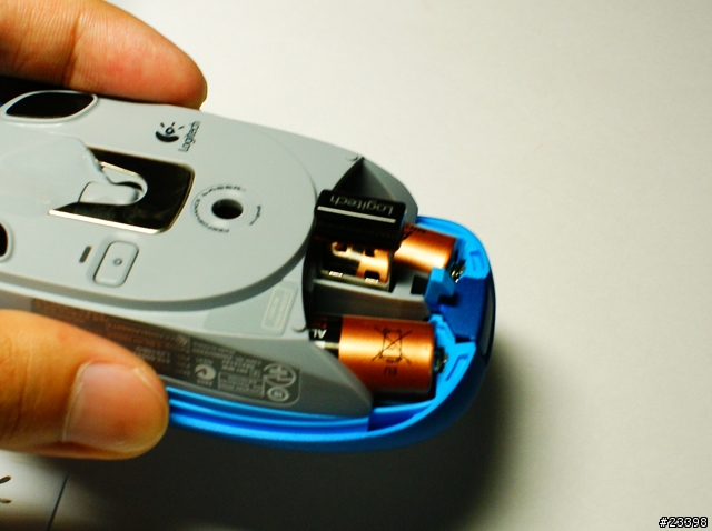【開箱】極簡風.羅技V550無線 雷射 筆電鼠