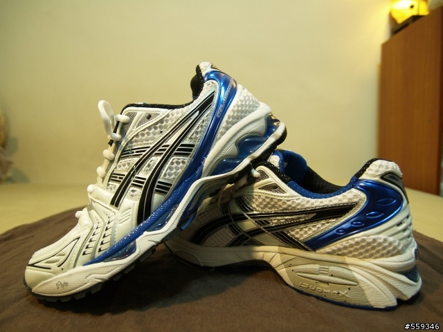 選購慢跑鞋---Asics nimbus 10, kayano 14. Saucony Grid fastwitch 3
