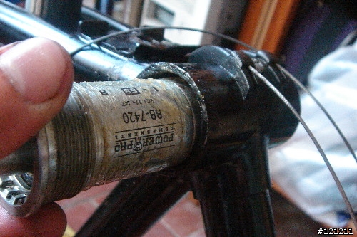 救人呀,誰有這BB的螺絲呀?