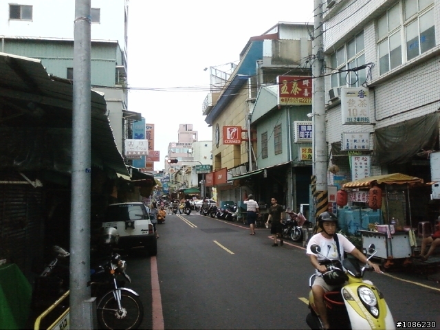 中西區:國華街三段近中正路口(大菜市內)的鄭記土魠魚羹(70年老店味道超好)