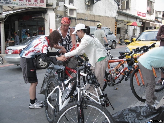 20080920福隆便當修車團 Orz