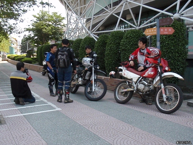 2008-0921 龜山林道半日遊之亂亂跑+夜噴 ~菜鳥篇+校門口影片連結